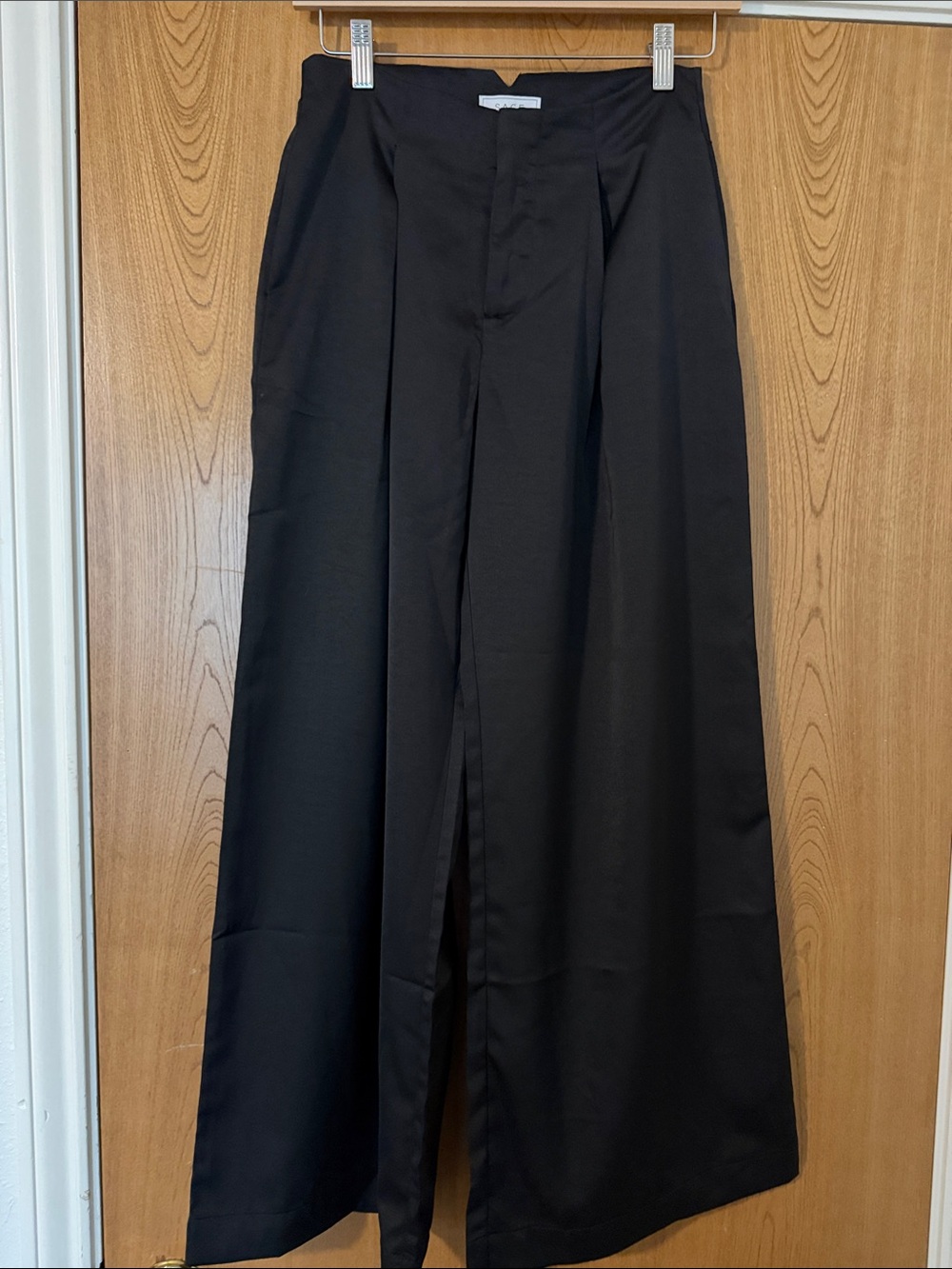 Sage Black Wide-Leg Satin Cropped Trousers